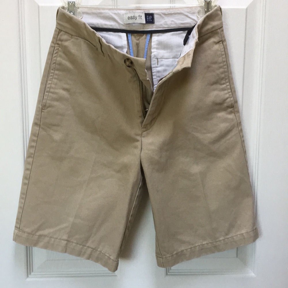 Kids Gap cacky shorts, pet free & smoke free home